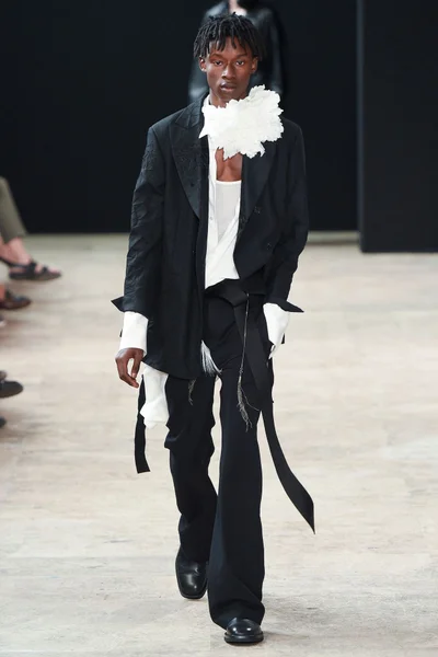 Look 1